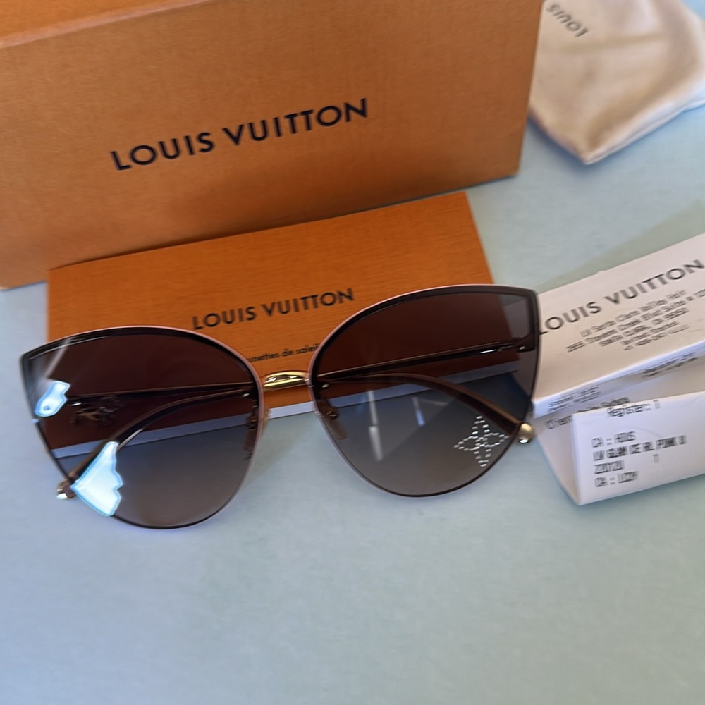 Louis Vuitton RARE Glam cat eye Women's Sunglasses with charm NWT